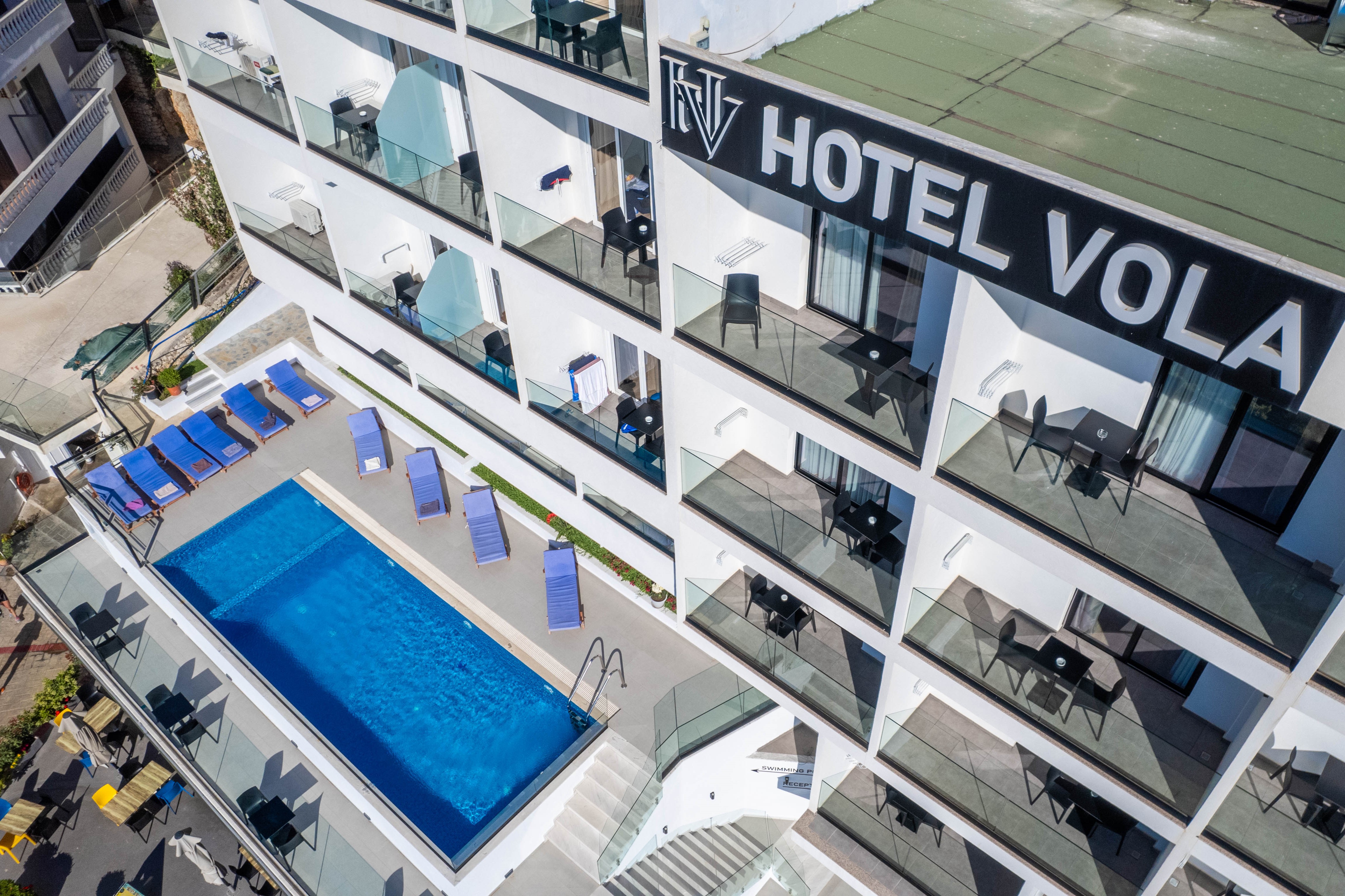 Vola Hotel | Saranda, pool view from hotel